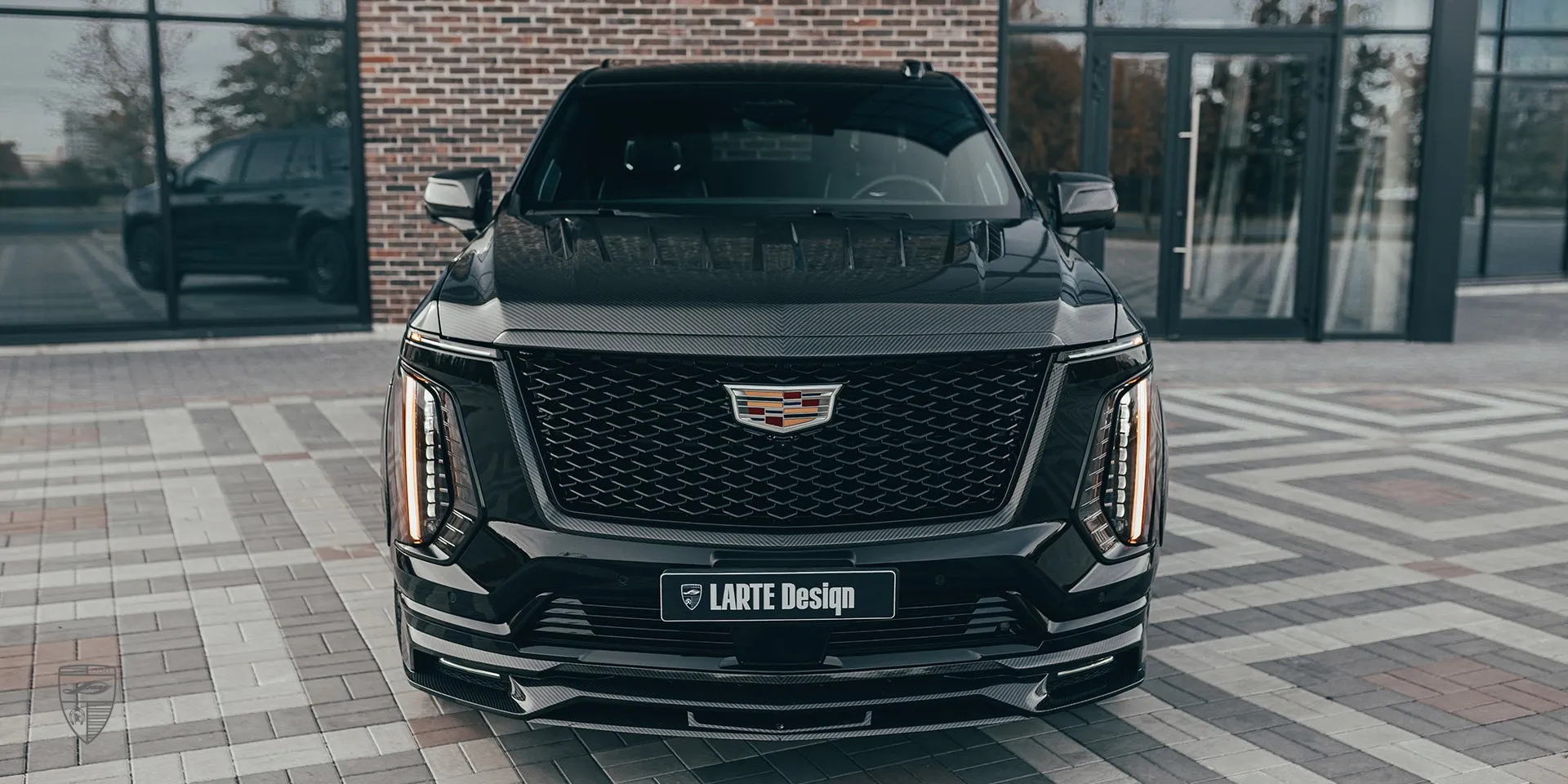 Cadillac Escalade 600 с дерзким обновлением для звезд Escalade 600 — ручная кастомизация и премиум-дизайн SUV