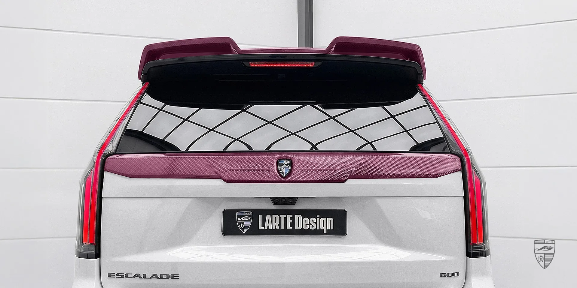 Роскошь для влиятельных людей — семейный внедорожник Cadillac Escalade с кастомным дизайном