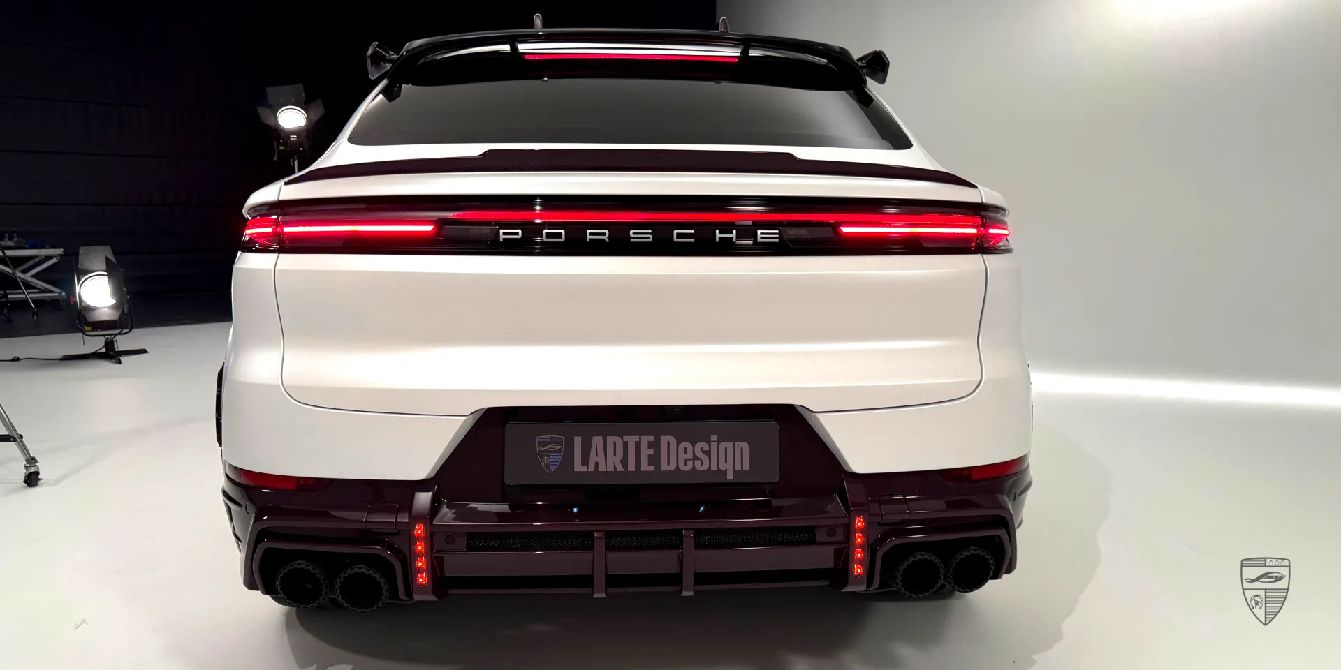 Стайлинг Porsche Cayenne — элегантный кузовной комплект, акценты dry carbon, спортивный вид