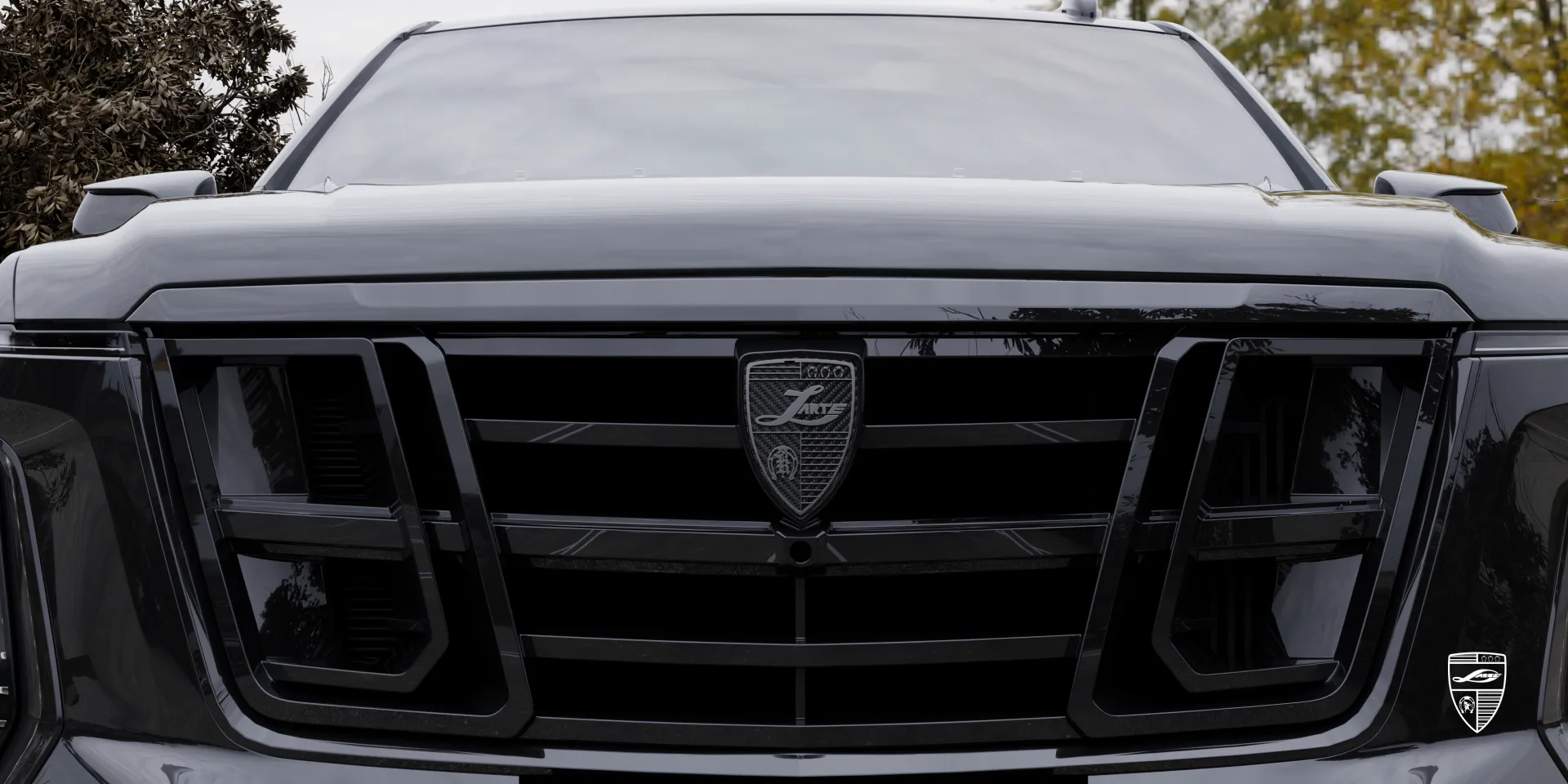 Премиальный композитный обвес для Cadillac Escalade V с тщательной проработкой деталей