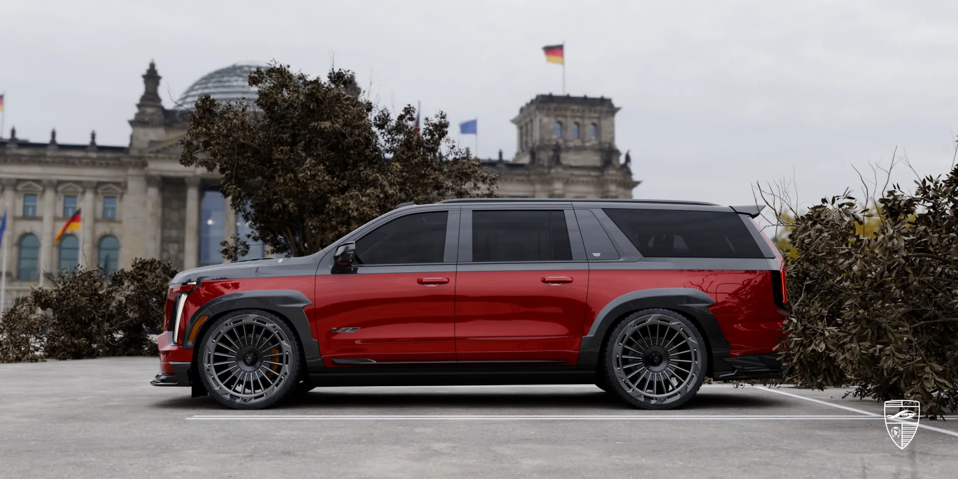 Боковой профиль Cadillac Escalade V с обвесом: акцент на плавных линиях и контурах