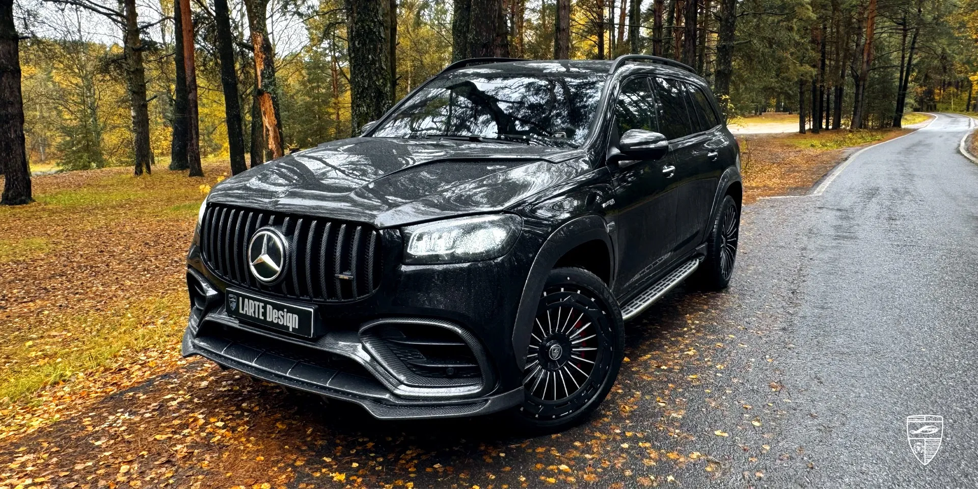 GLS AMG 63 X167 после рестайлинга в чёрном цвете с карбоновым обвесом WINNER для Mercedes‑Benz.