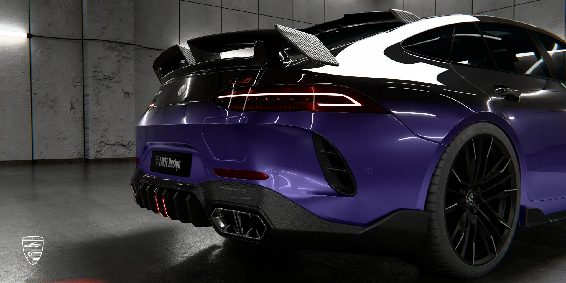 Индивидуальный фиолетовый Mercedes GT 63s – спорткар с агрессивным тюнингом
