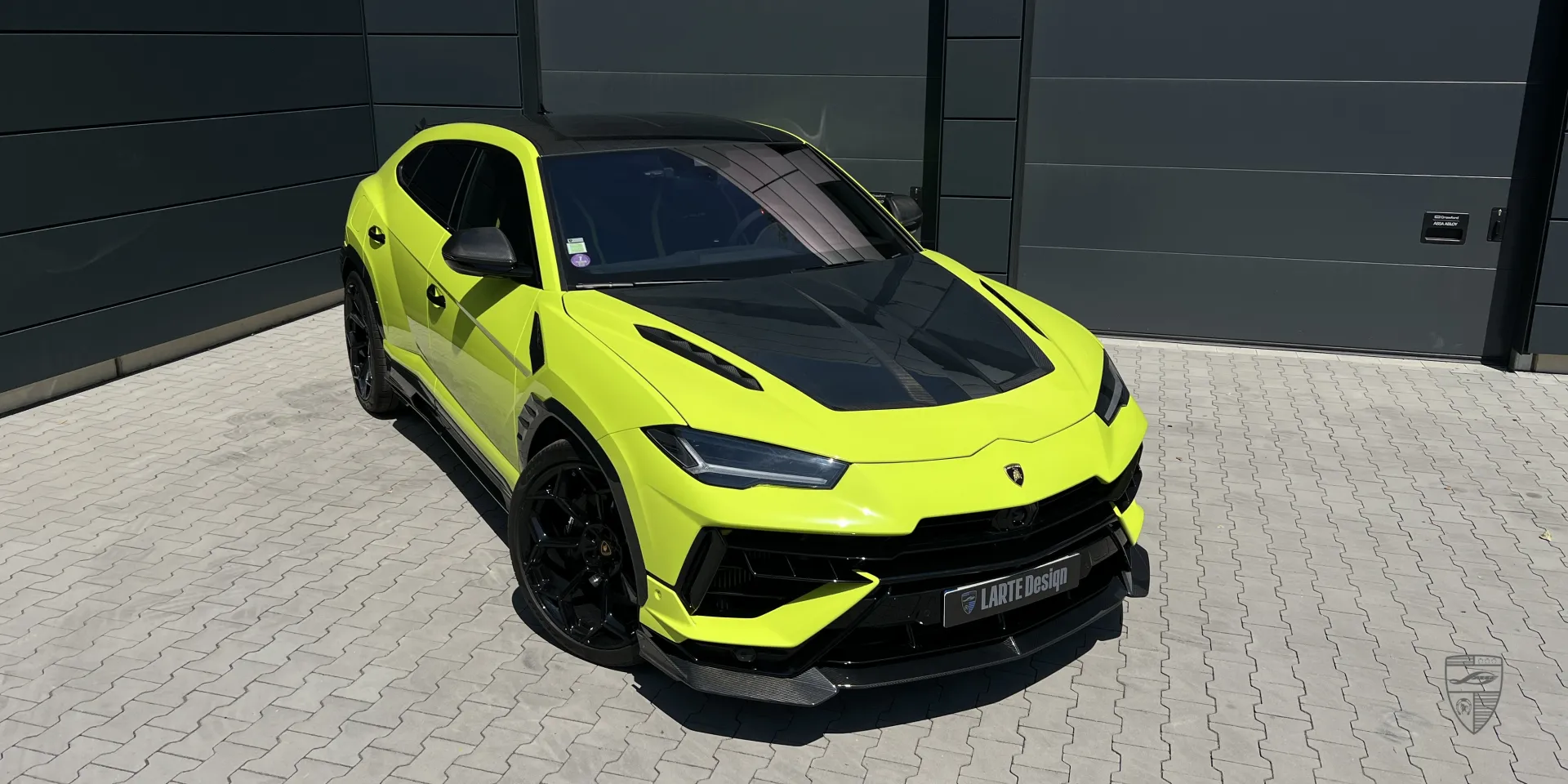 Кастомный тюнинг жёлтого Urus Performante: полная трансформация экстерьера