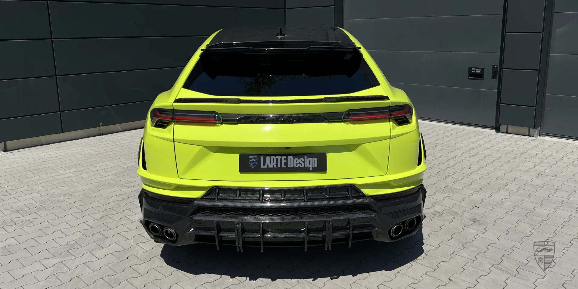 Обвес жёлтого Lamborghini Urus Performante: дерзкая посадка и агрессивный стайлинг