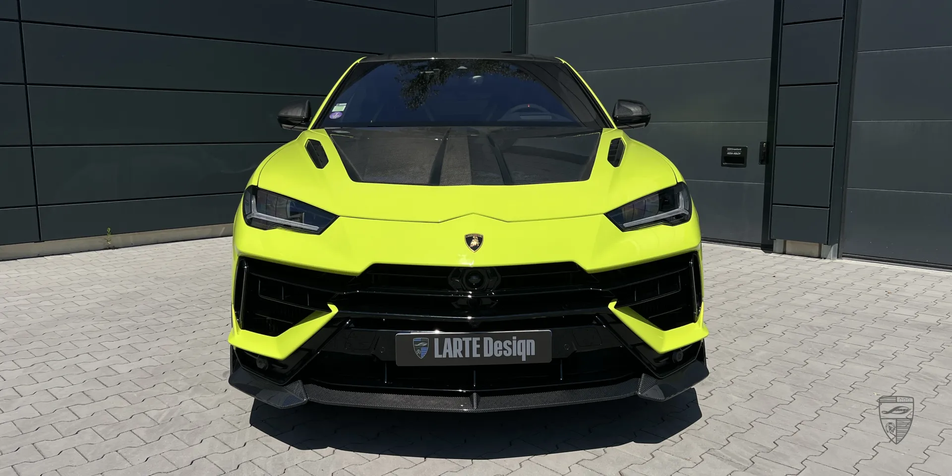 Модификации жёлтого Urus Performante: премиальная сборка со спортивными улучшениями