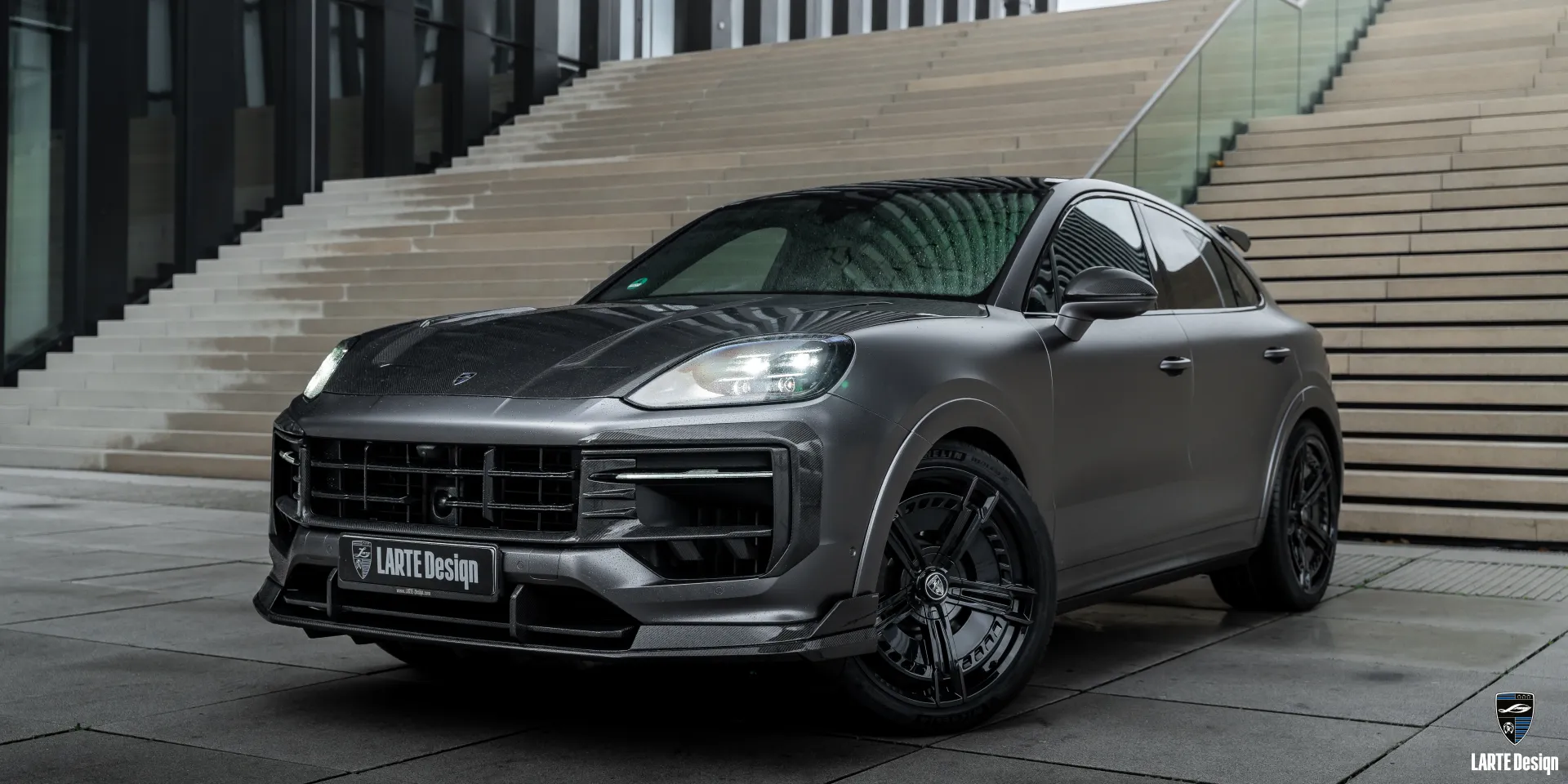 Porsche Cayenne S Coupe SUV с роскошным тюнингом и полным пакетом обновления