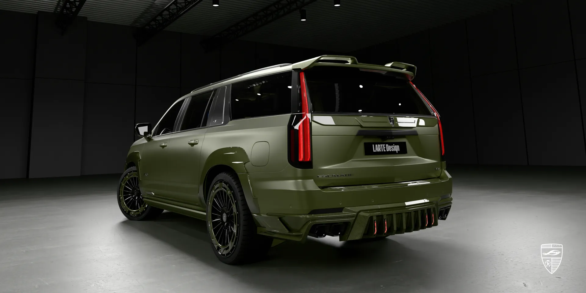 Cadillac Escalade ESV в зелёном цвете — вид сзади с обвесом и улучшенной пропорцией колёс и крыльев