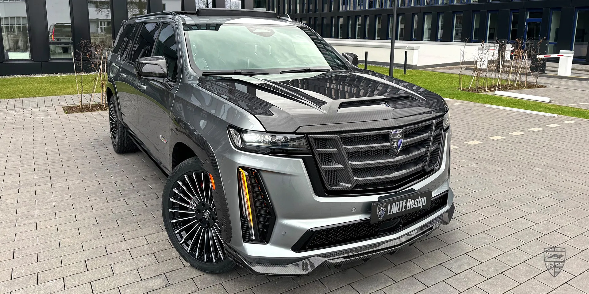 Cadillac Escalade с апгрейдом из prepreg карбона