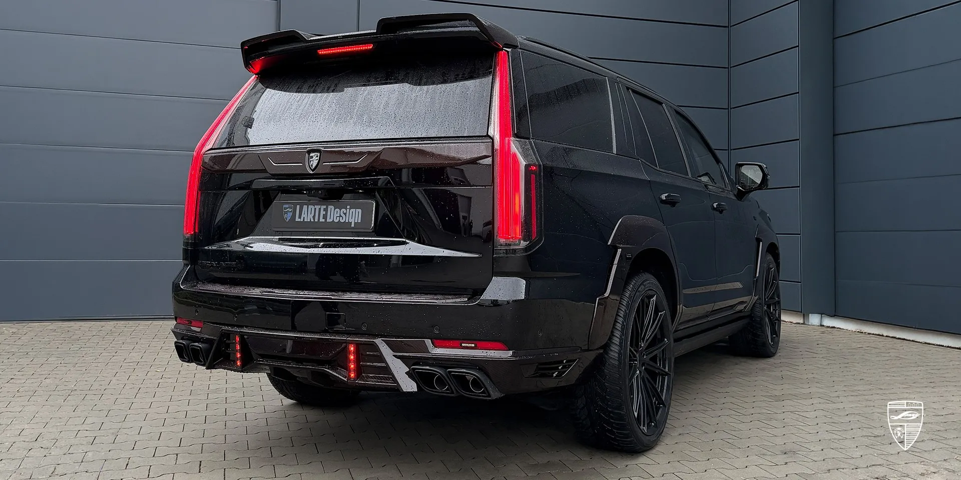 Обвес Cadillac Escalade 2025: футуристичная эстетика и проработанные детали