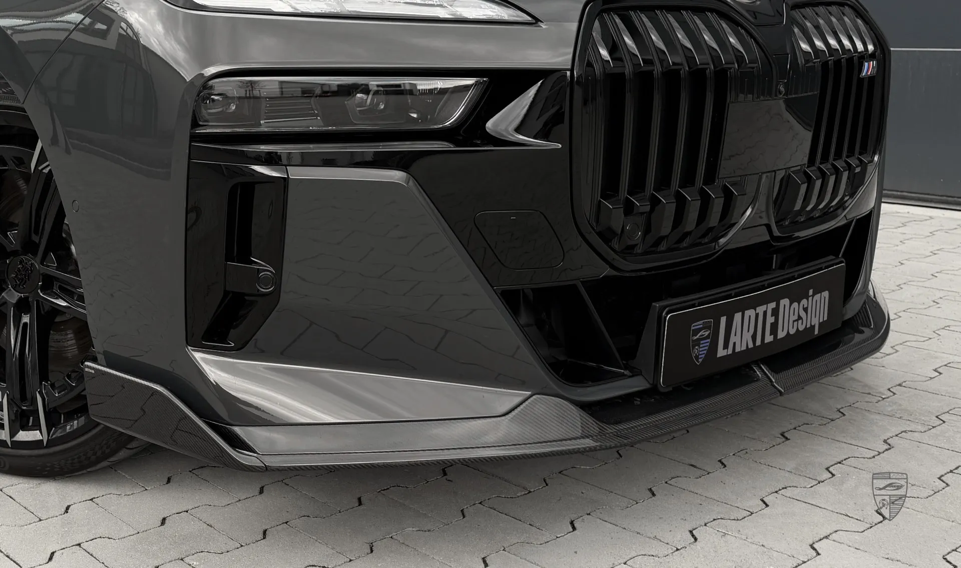 Карбоновый сплиттер для седана BMW 7 Series G70 760i от LARTE Design