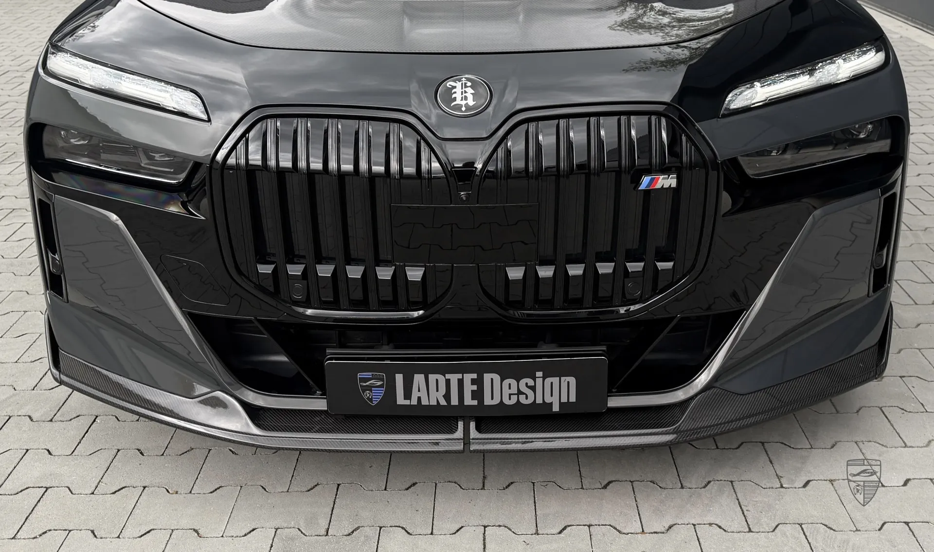 Карбоновый сплиттер для авто класса люкс BMW 7 Series G70 760i от LARTE Design