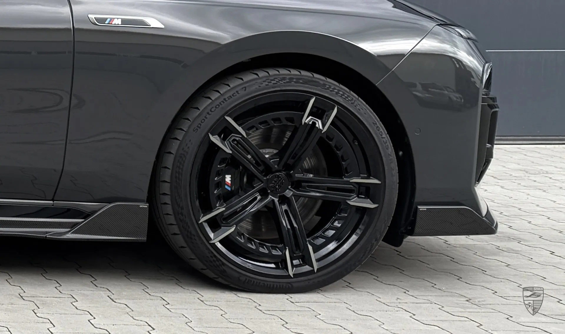 Кастомные кованые диски для седана BMW 7 Series G70 760i от LARTE Design