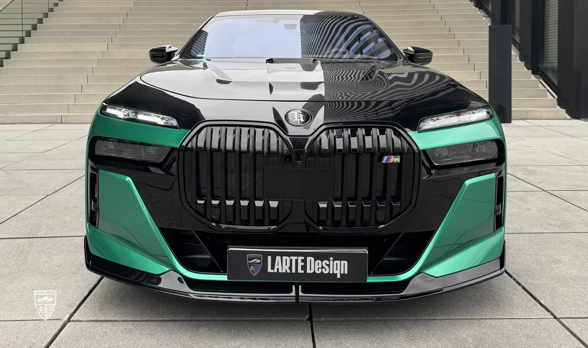Накладка переднего бампера для седана BMW 7 Series G70 760i от LARTE Design