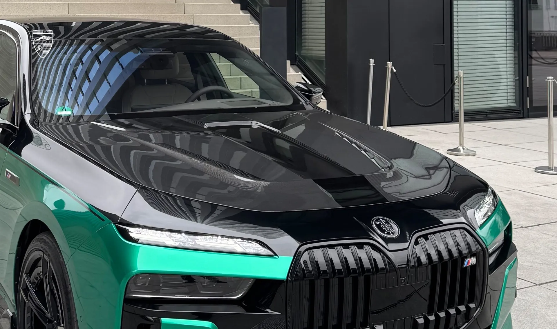 Капот для седана BMW 7 Series G70 760i от LARTE Design