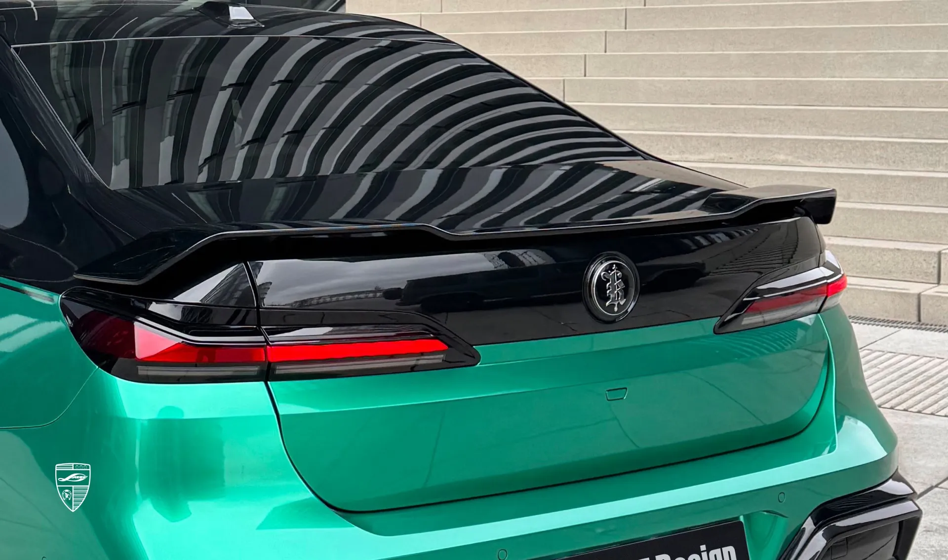 Спойлер для авто класса люкс BMW 7 Series G70 760i от LARTE Design