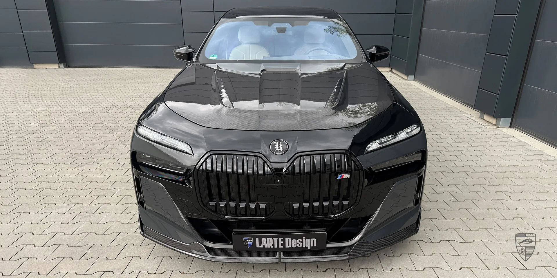 Агрессивный обвес для BMW 7 Series: ярко выраженные линии для уверенной, напористой посадки