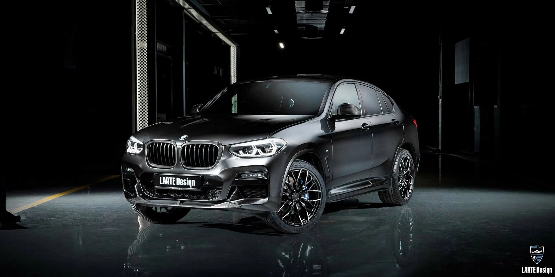 Закажите тюнинг-обвесы из углеродного волокна для BMW X4 G02 Сarbon Black Metallic 2023