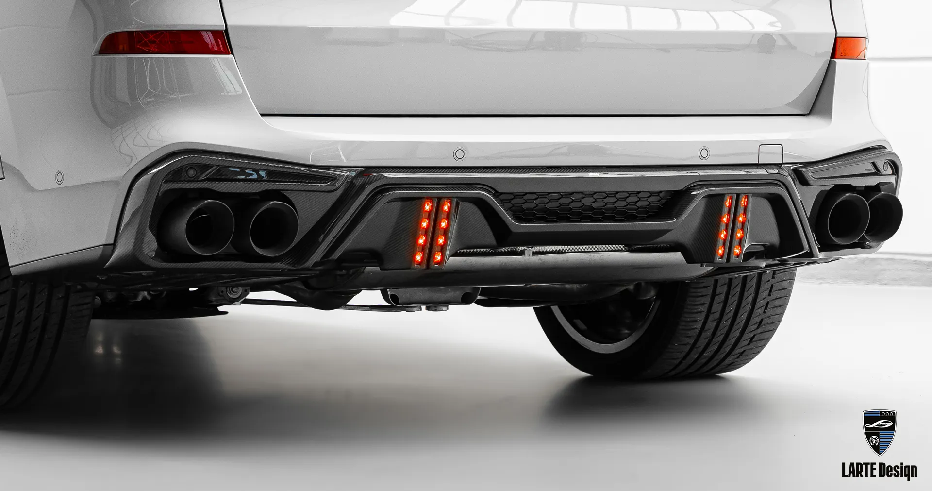 Задний бампер с диффузором для BMW X5 G05 LCI Facelift с 2023 года выпуска