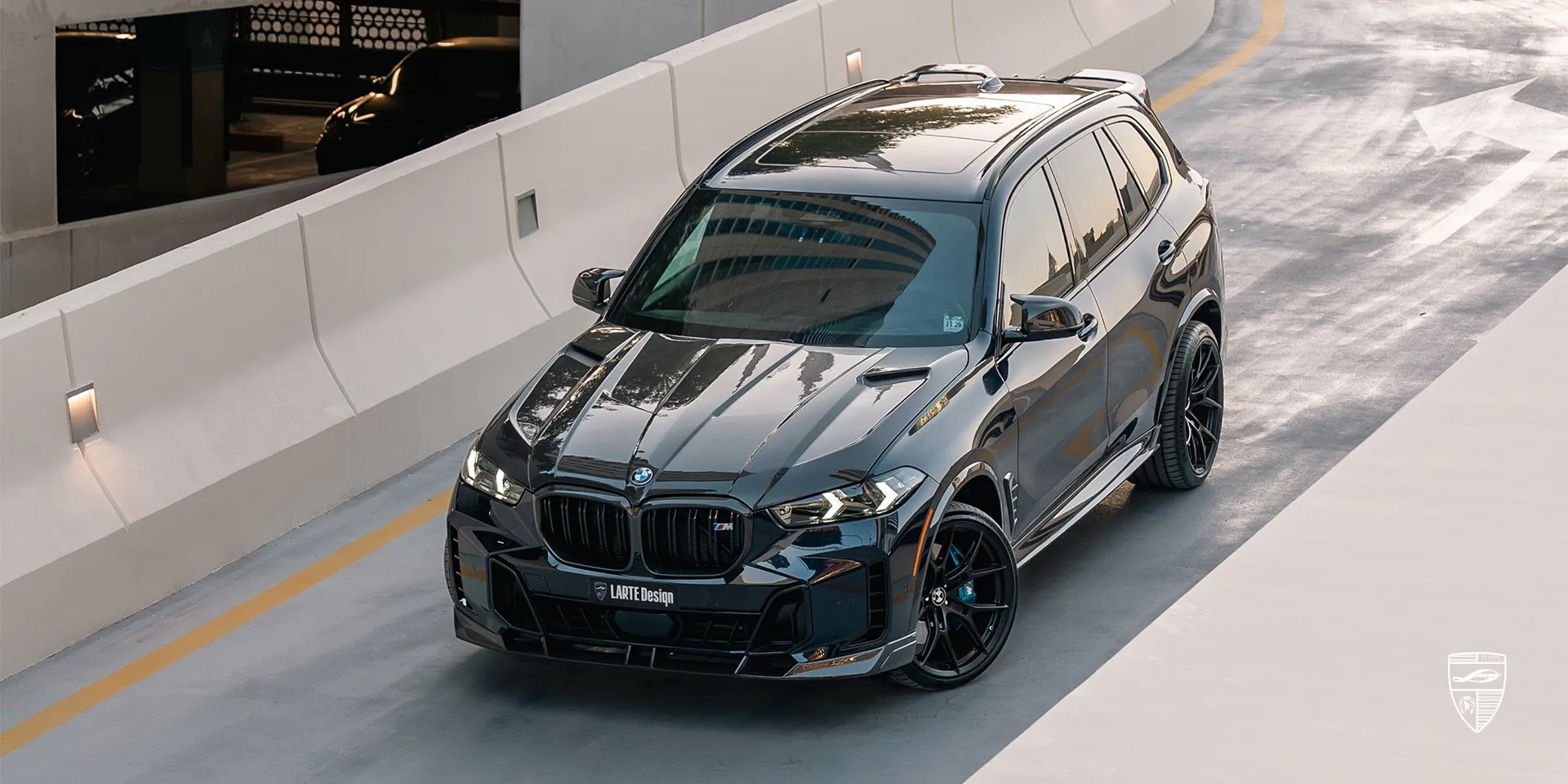 Обвес для рестайлингового BMW X5 с обновлённым дизайном и динамичными линиями