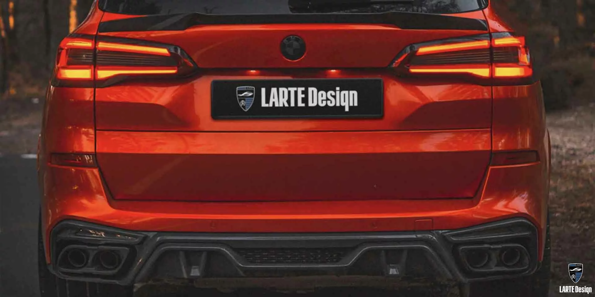 Приобретите дополнительный аэродинамический диффузор для BMW X5 M sport G05 xDrive 30d в упаковке красного цвета
