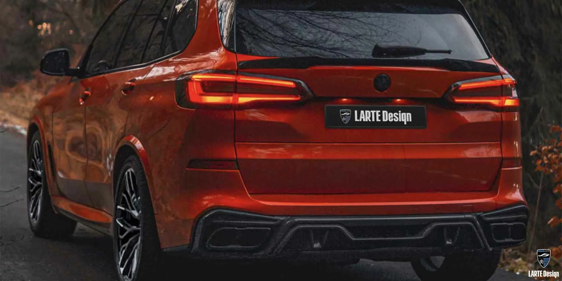 Закажите новые наконечники выхлопных газов из углеродного волокна для BMW X5 M sport G05 xDrive 30d в упаковке красного цвета