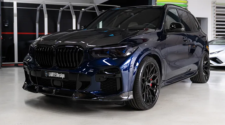 Перед под углом BMW X5 G05 2019 - 2023 с кастомным обвесом