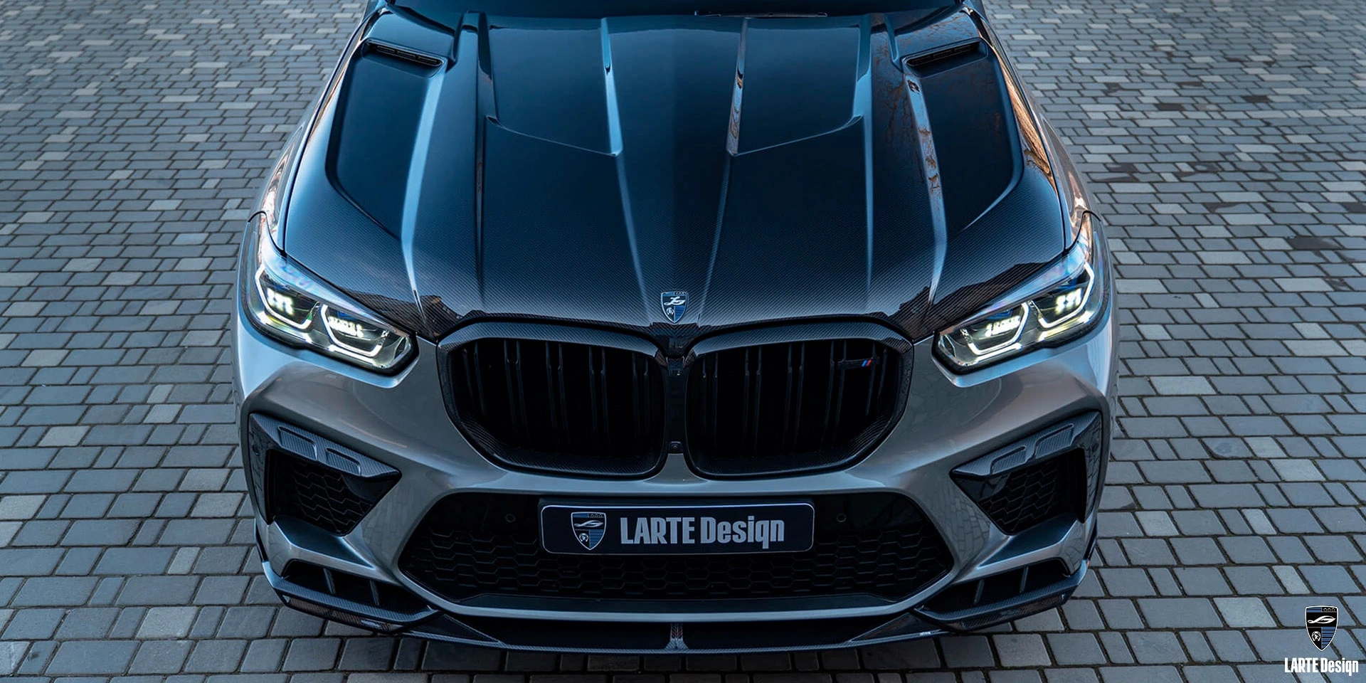 Установка отделки решетки радиатора из углеродного волокна для BMW X5M LARTE Performance Competition F95 Dravit Grey Metallic 