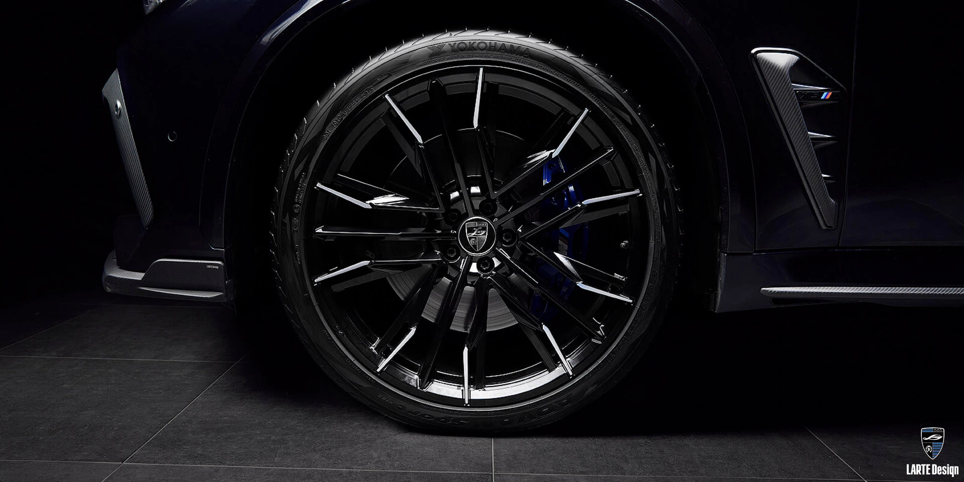 Закажите кованые диски на заказ для LARTE Performance BMW X5M Competition F95 Tanzanite Blue II Metallic