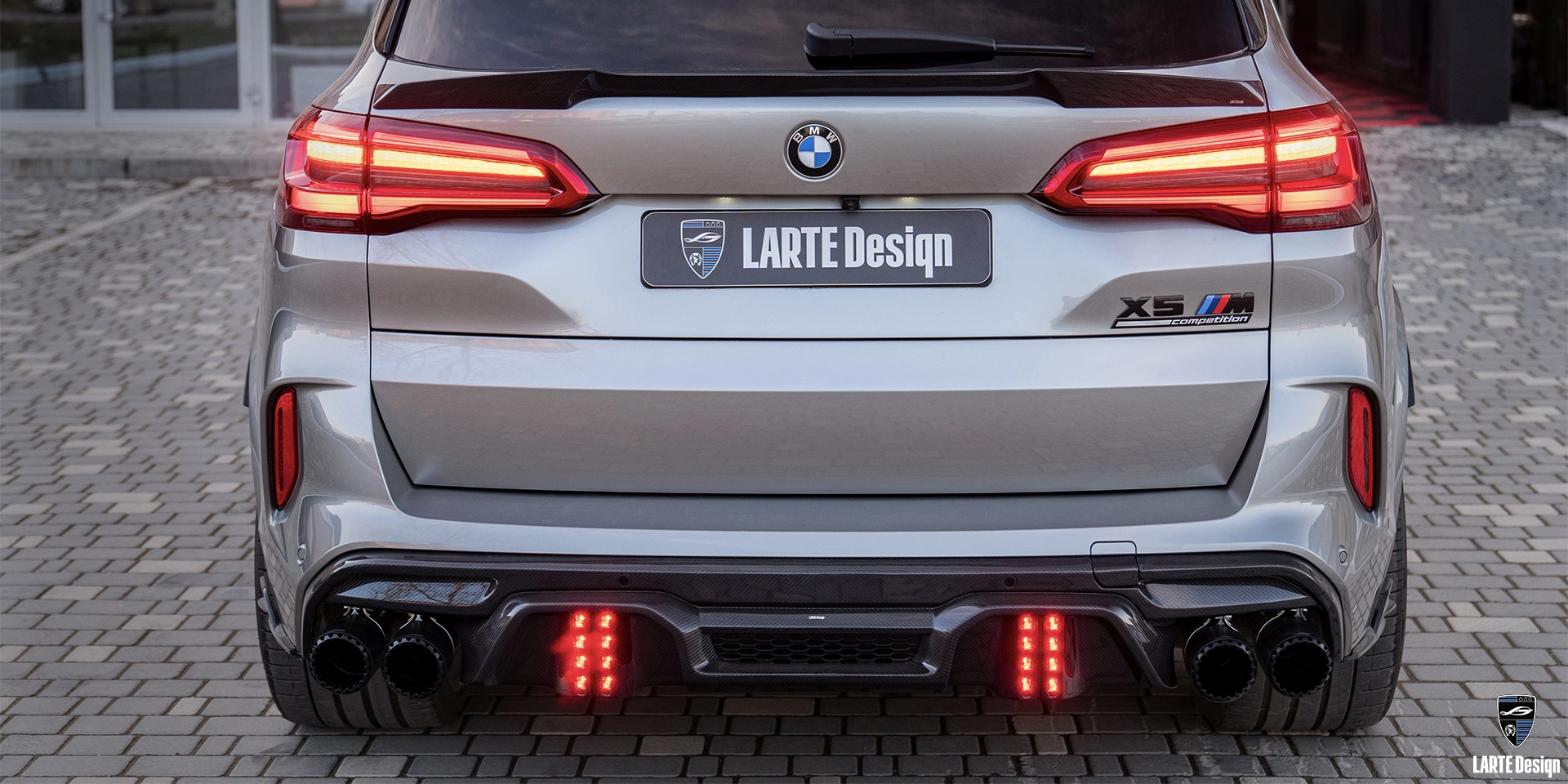 Запрос на дополнительный диффузор из углеродного волокна для BMW X5M Competition F95 Dravit Grey Metallic 2023