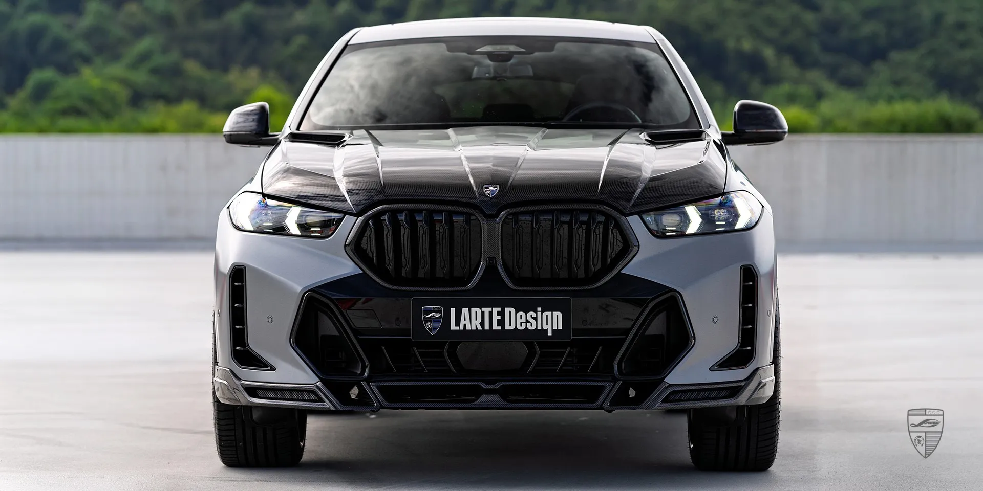 Карбоновые элементы на BMW X6 с видимым плетением — подчёркивают аутентичный узор углеволокна