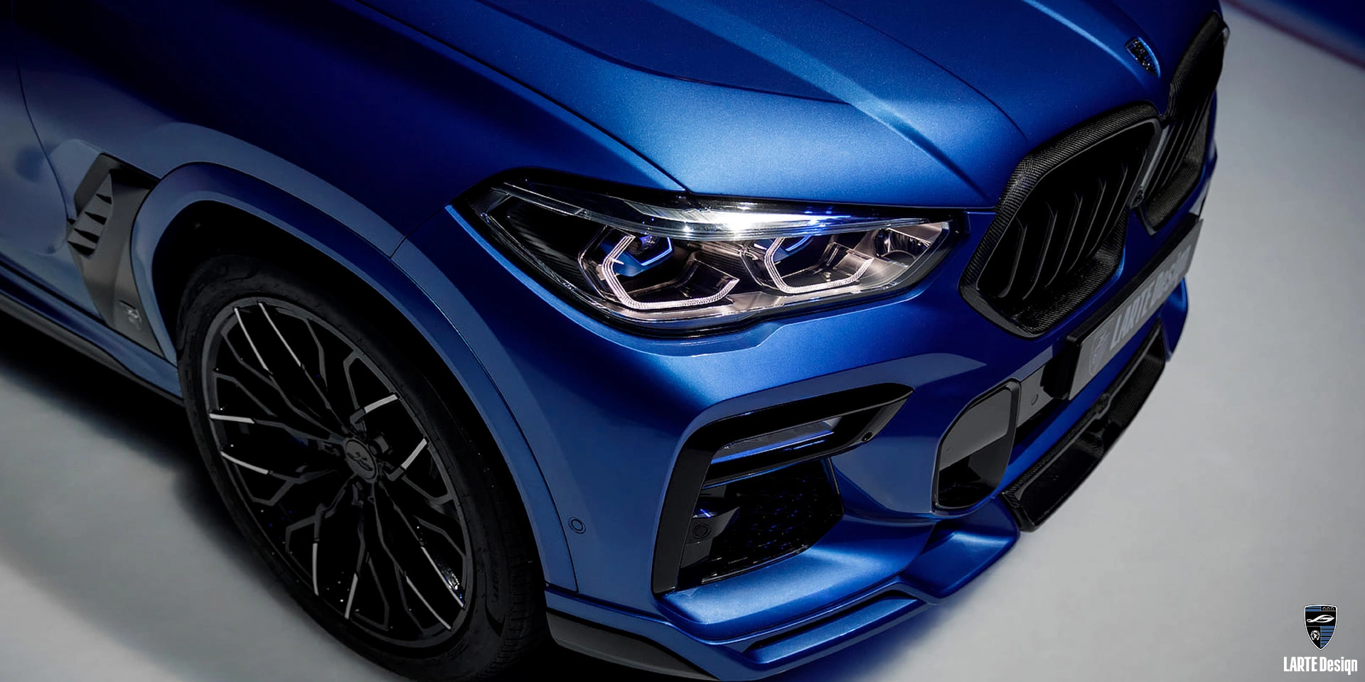 Закажите эксклюзивные аэродинамические детали из углеродного волокна для LARTE Performance BMW X6 M sport G06 Phytonic Blue Metallic