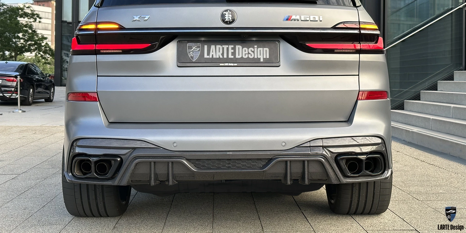 Заказать аэродинамический дополнительный диффузор для BMW X7 M sport G07 2019-2024 Индивидуальный цвет Sunstone Metallic