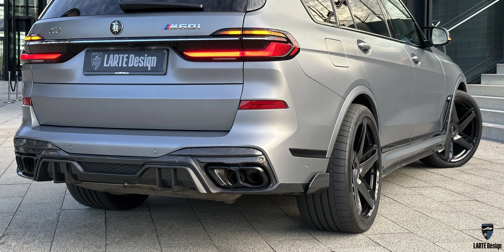 Закажите новые наконечники выхлопных газов из углеродного волокна для BMW X7 M sport G07 2019-2024 Индивидуальный цвет Sunstone Metallic