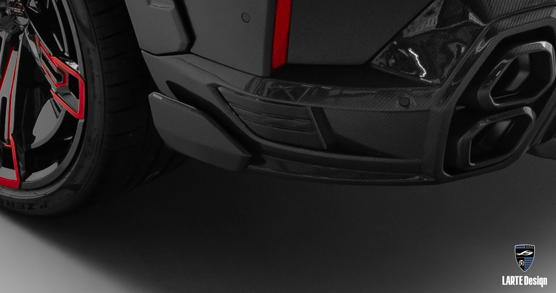 Уникальный элемент тюнинга BMW XM G09 2023 года - элероны на задний бампер