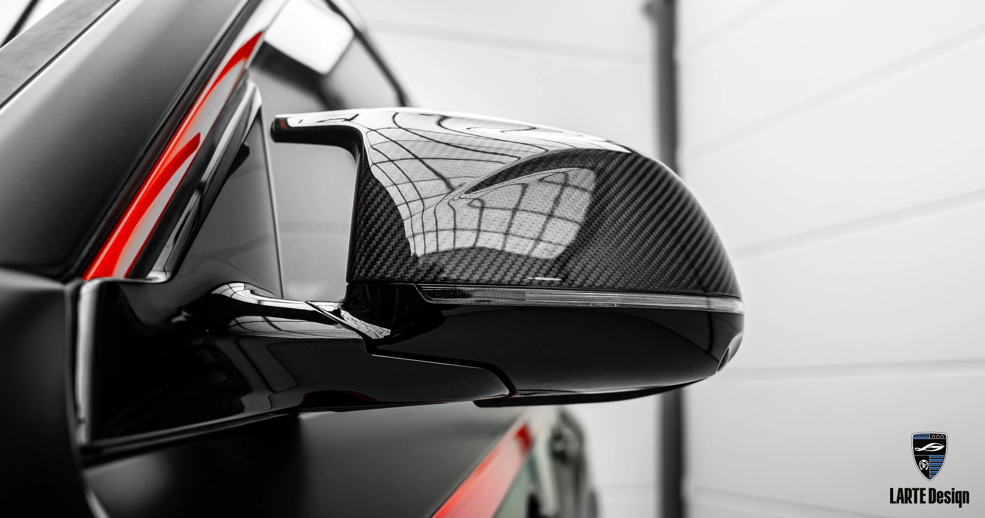 Карбоновые корпуса зеркал для BMW XM G09 Label Red 2024 года