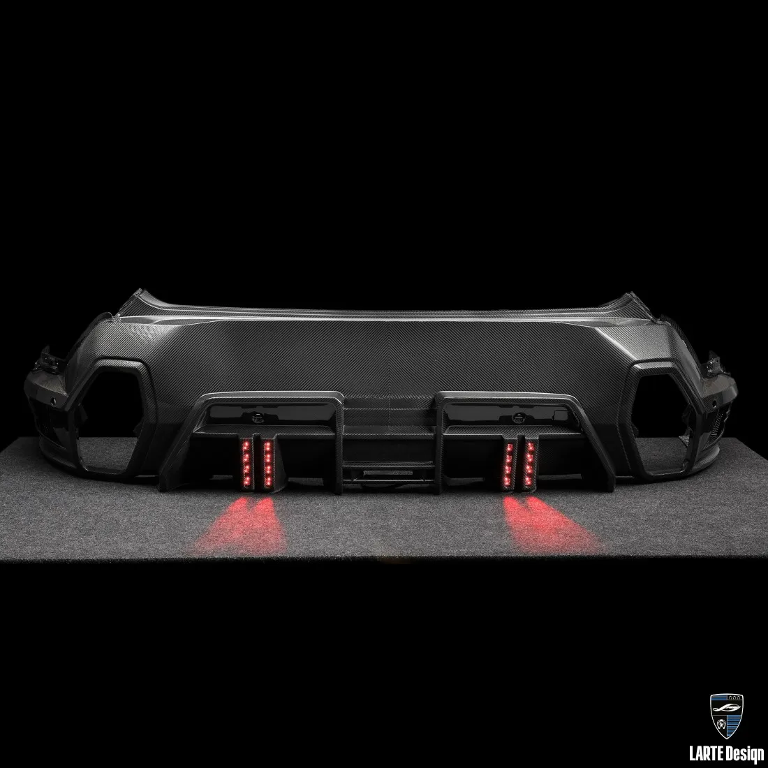 Карбоновый задний диффузор для BMW XM: роскошная деталь тюнингаw-xm-g09-carbon-fiber-top-spoiler-back.webp