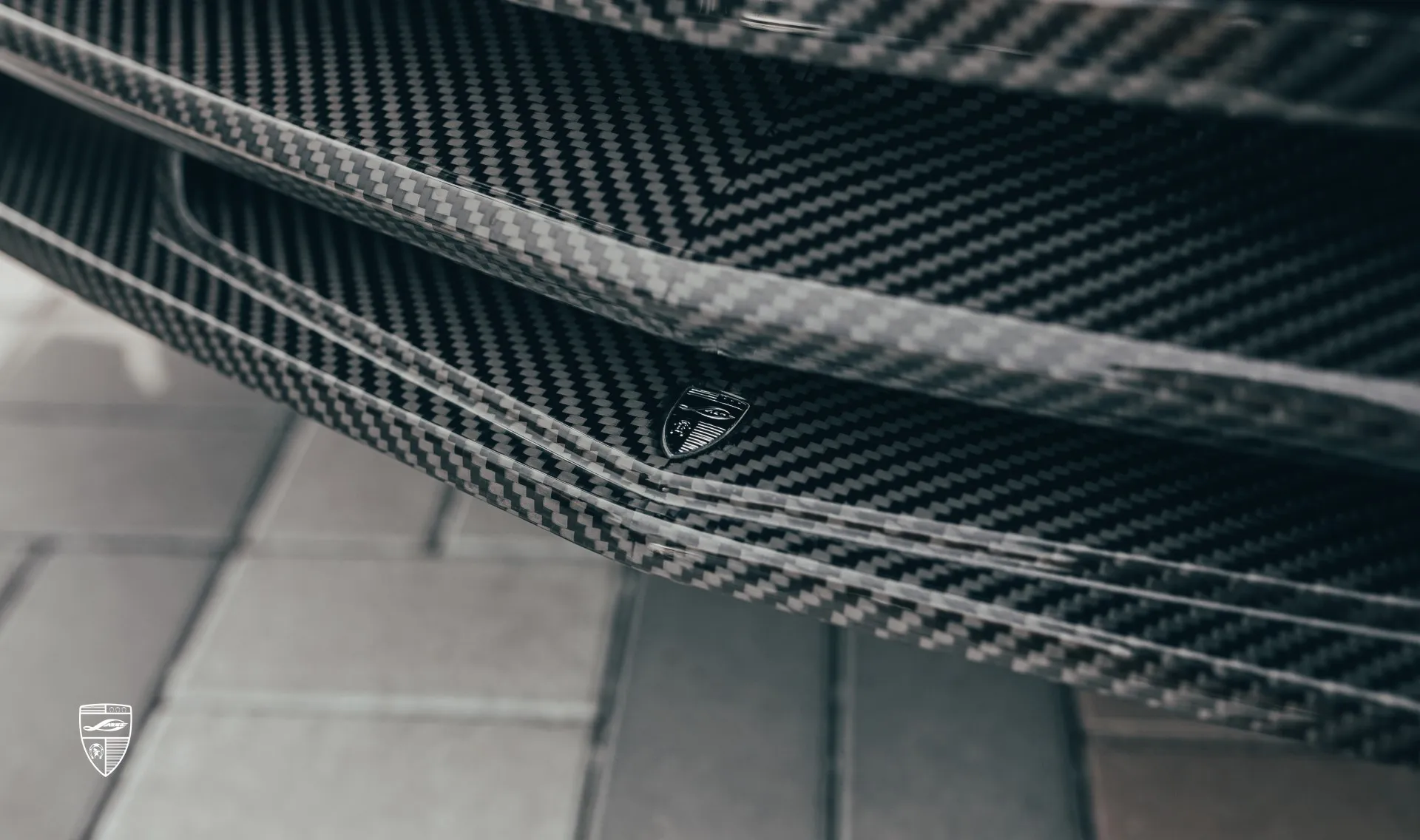 Карбоновый сплиттер переднего бампера в тюнинг-комплекте для Cadillac Escalade 600 от LARTE Design