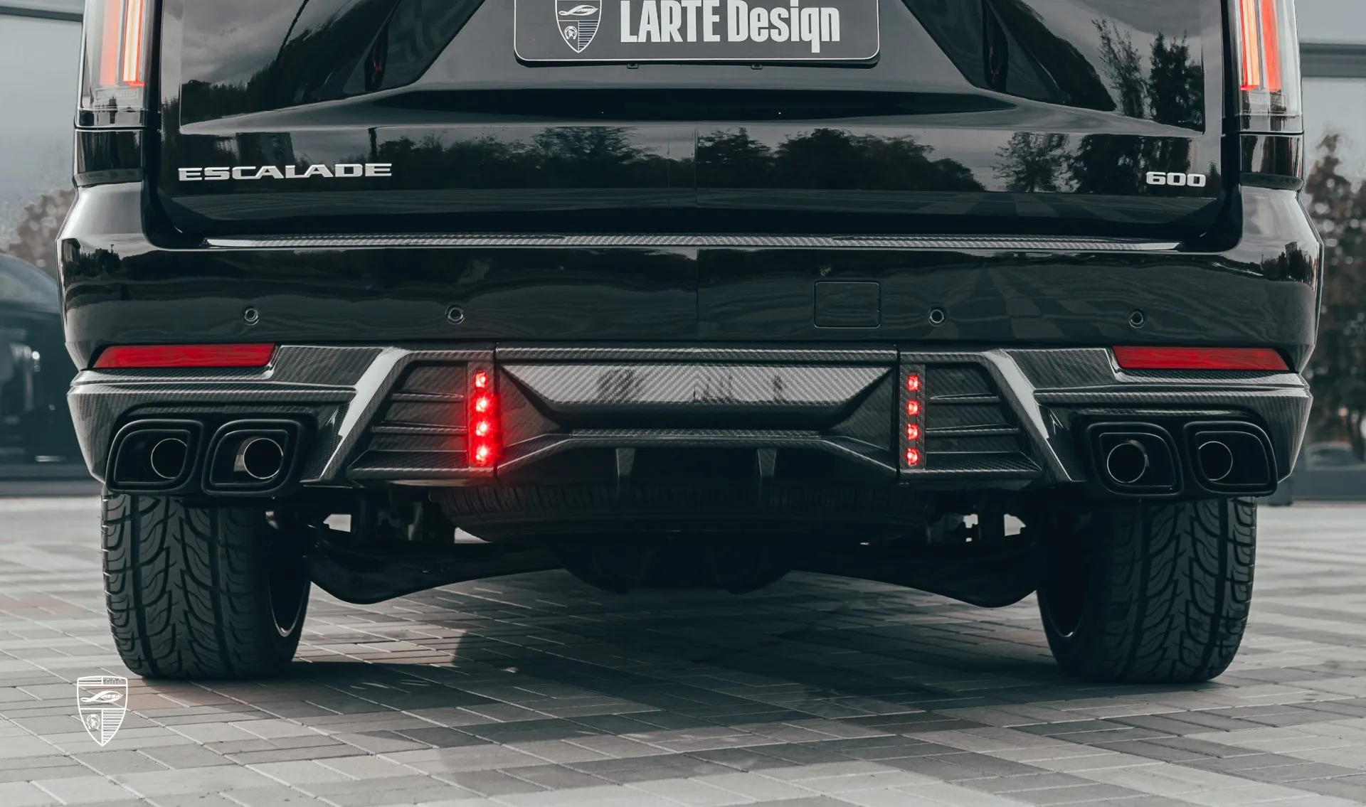Карбоновый диффузор заднего бампера для авто класса люкс Cadillac Escalade 600 от LARTE Design