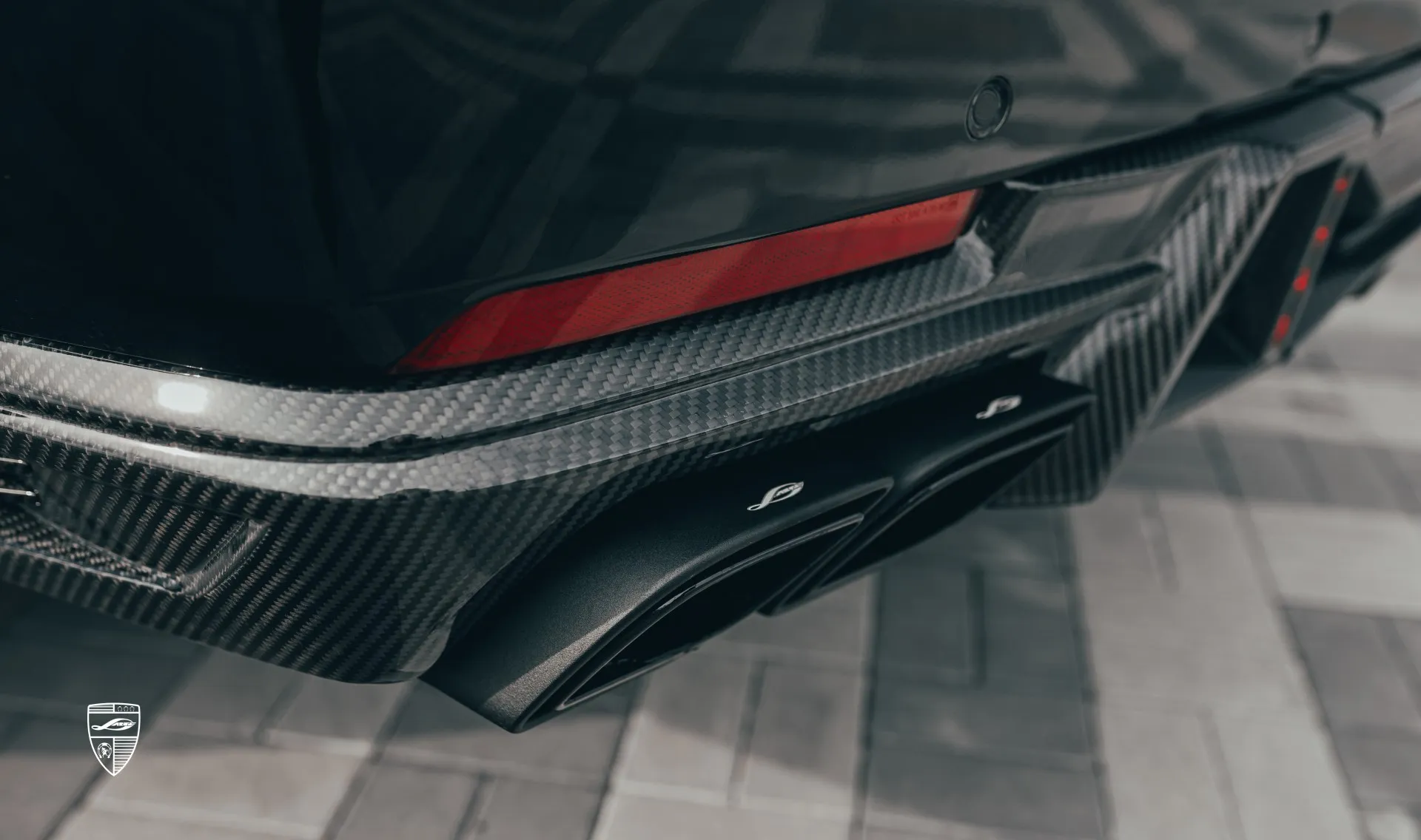 Насадки на выхлоп в тюнинг-комплекте для Cadillac Escalade 600 от LARTE Design