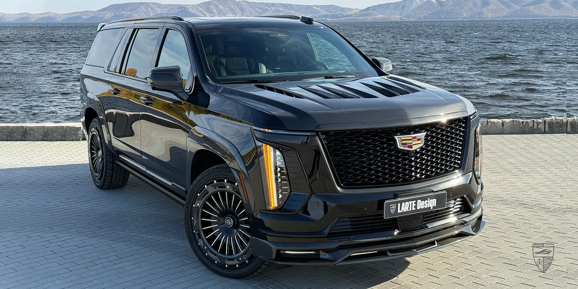 Facelift Cadillac Escalade 600 — кастомный передний бампер и смелый дизайн SUV