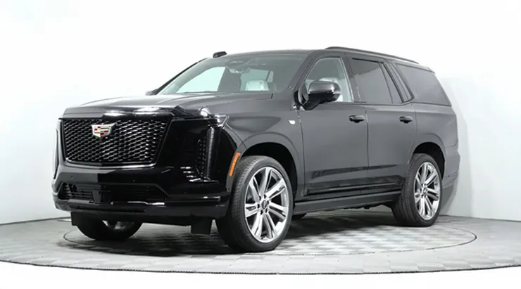 Перед под углом Cadillac Escalade 600 с кастомным обвесом