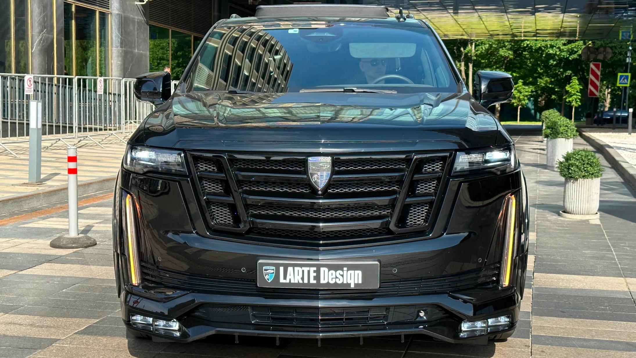Перед CADILLAC ESCALADE GMT 1XX 2020 - 2024 с кастомным обвесом