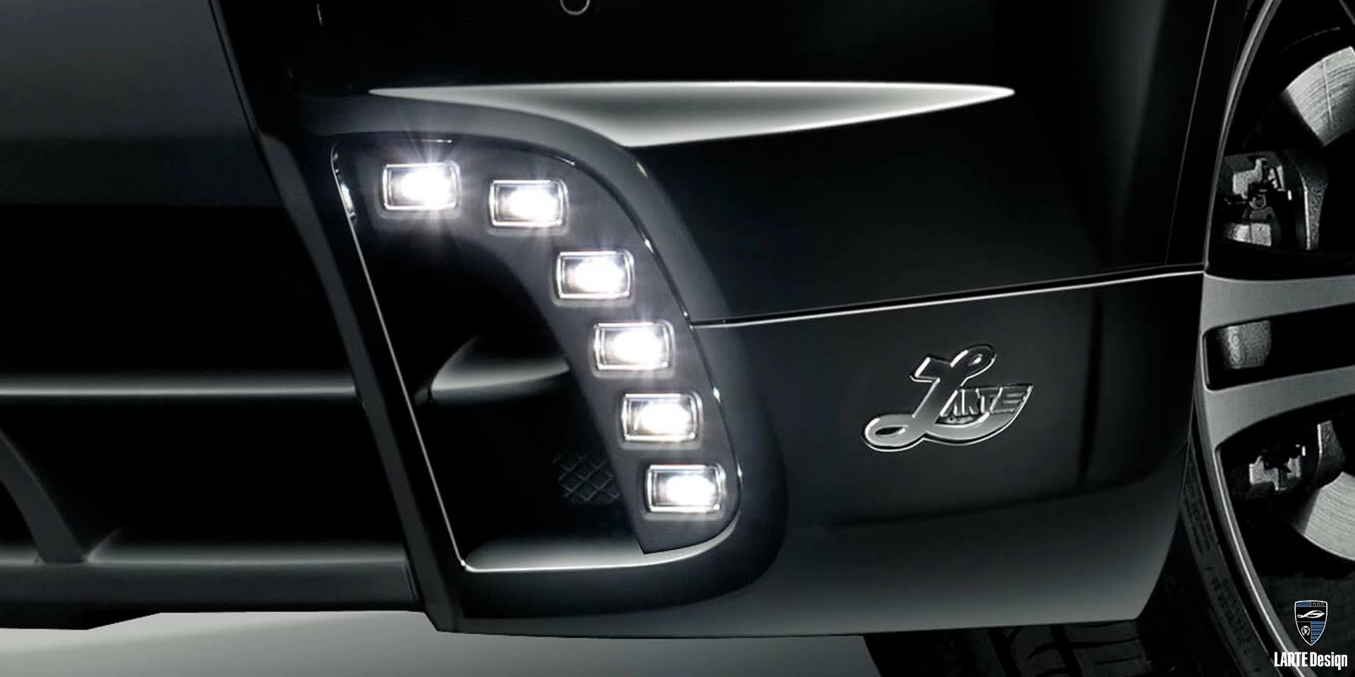 Закажите светодиодные фонари для INFINITI QX70 luxury black