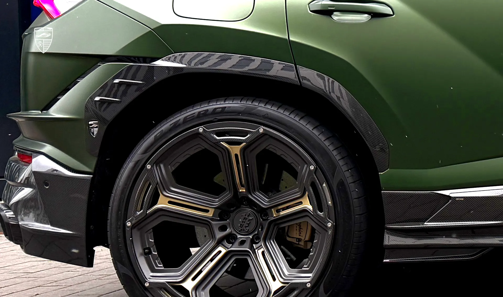 Обновление задних арок для спортивного авто Lamborghini URUS S / Performante от LARTE Design