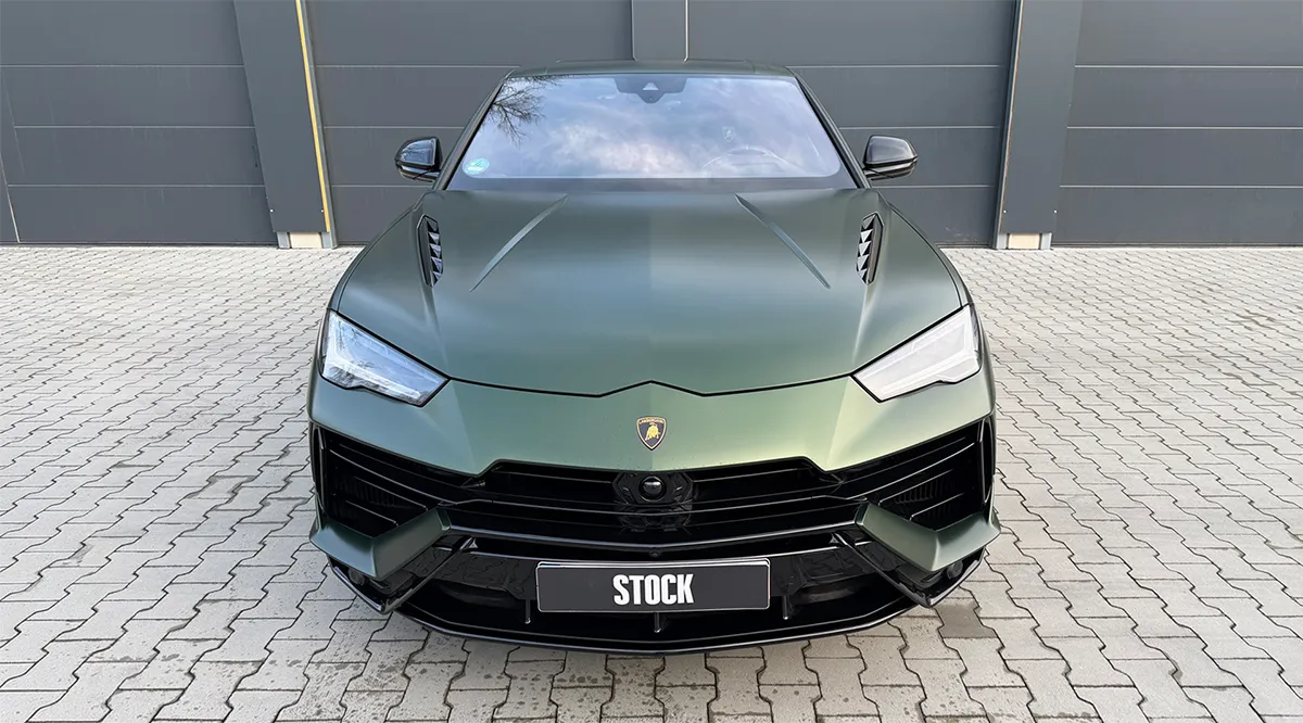 Перед под углом Lamborghini URUS Performante