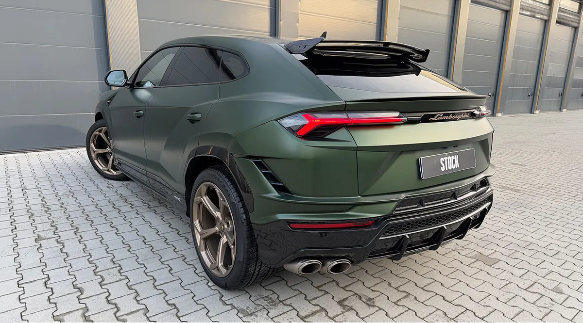Задний профиль Lamborghini URUS Performante с кастомным тюнингом