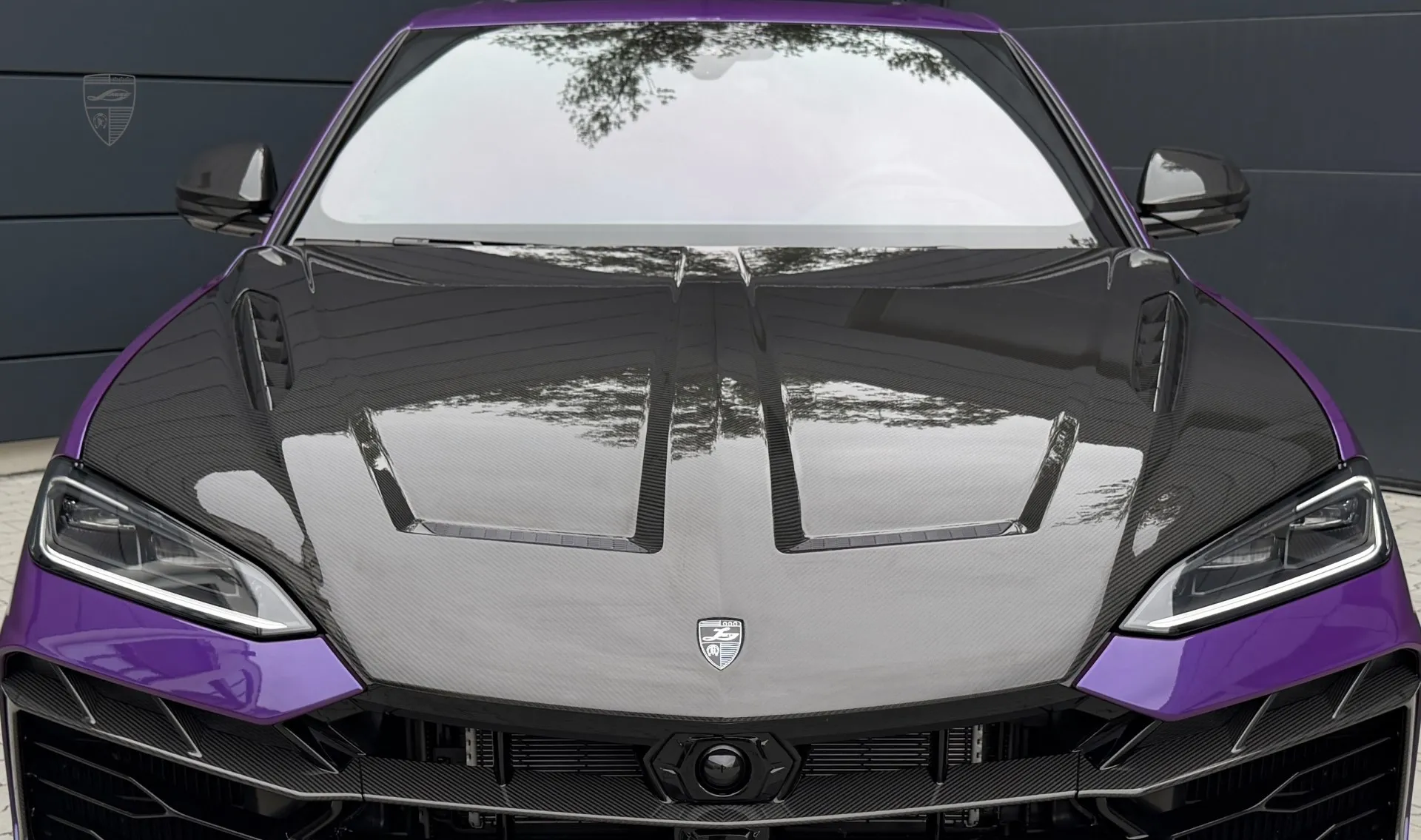 Капот в карбоне в кузовном комплекте для URUS SE от LARTE Design