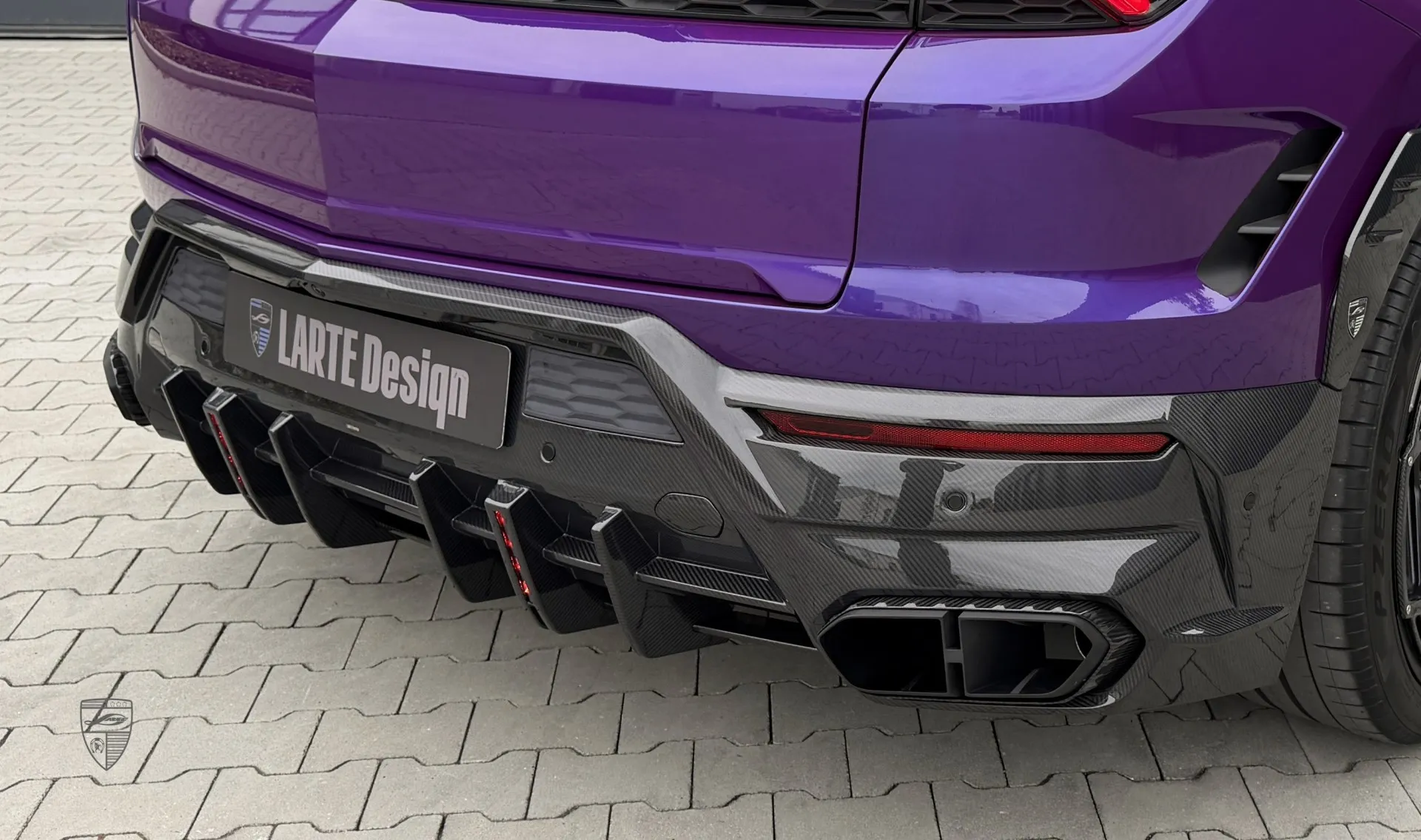 Диффузор в карбоне для спортивного авто URUS SE от LARTE Design
