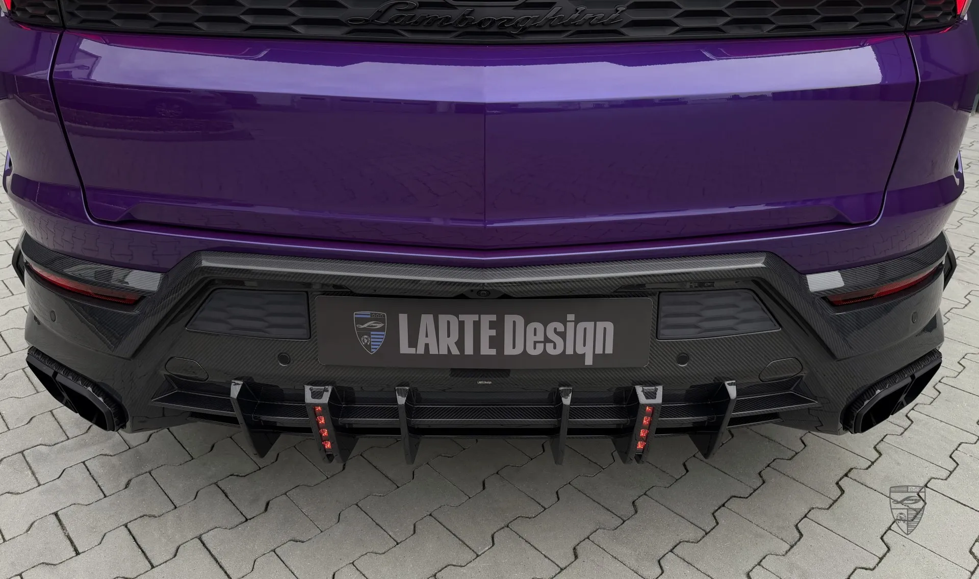 Диффузор в карбоне для SUV URUS SE от LARTE Design